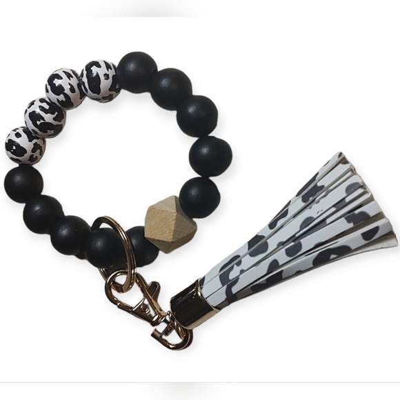 Cow print wristlet keychain - Picture 1 of 1